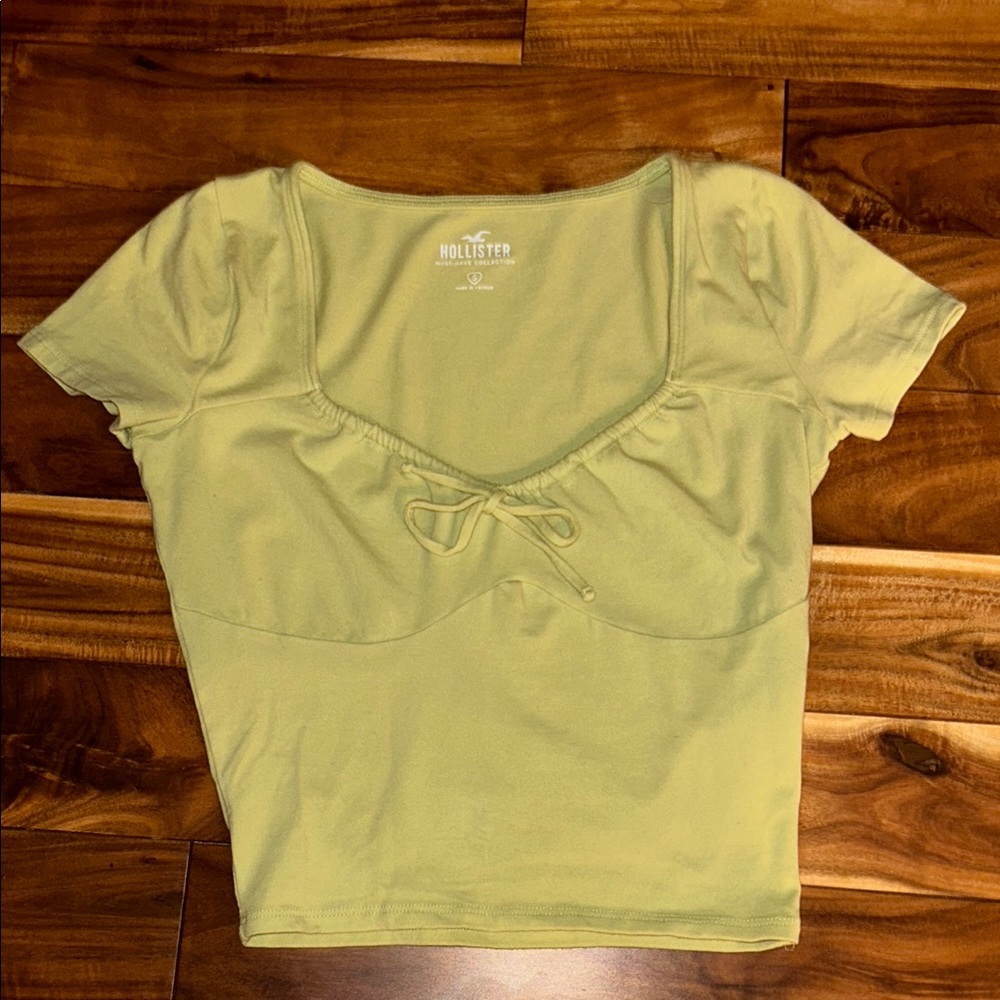 Hollister Women's Green Top
